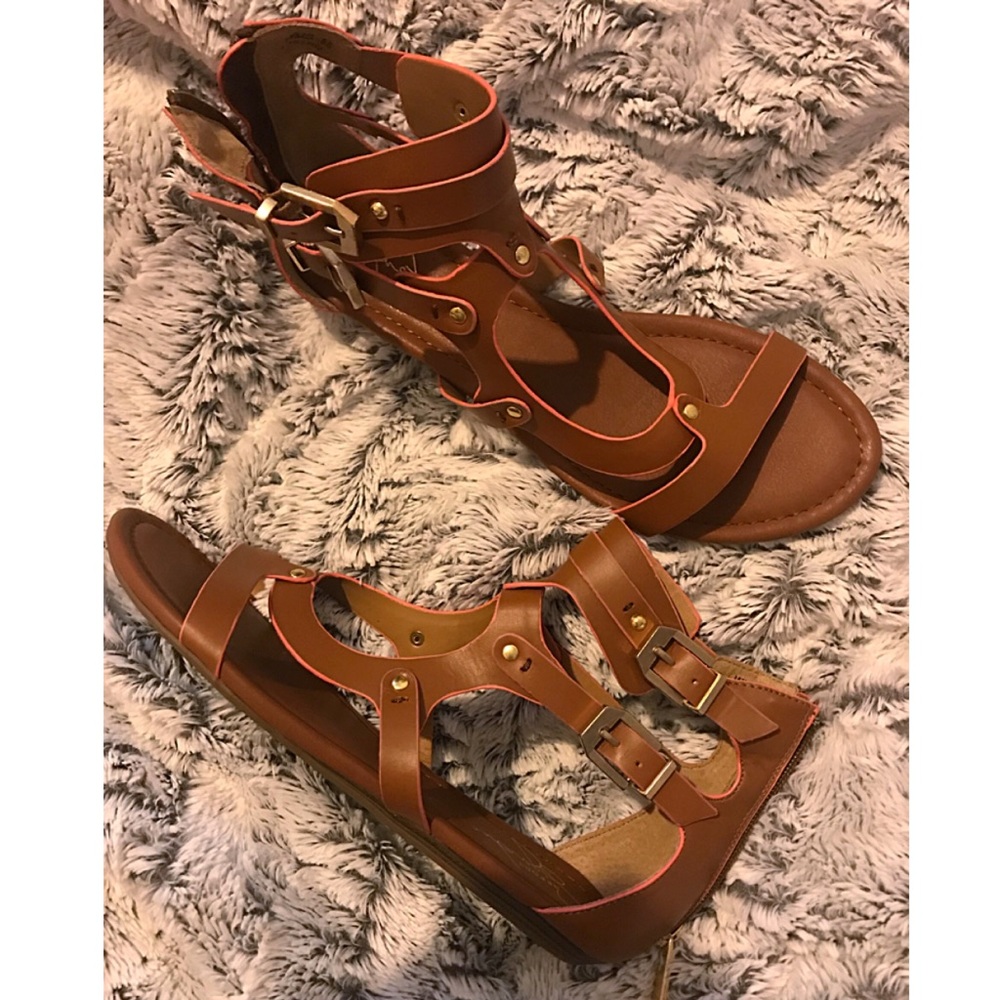 Report gladiator sandals